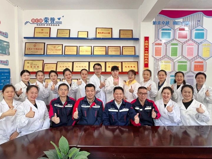 如何打造全國模范職工小家？質(zhì)量技術(shù)監(jiān)督站化驗室給你答案